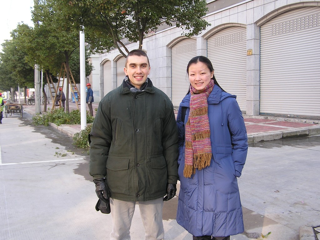 брат Владимир и сестра Сяо Ли